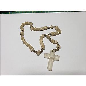 Denario de cuentas de cristal con cruz