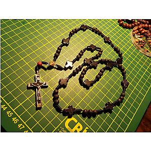 Rosario negro con crucifijo