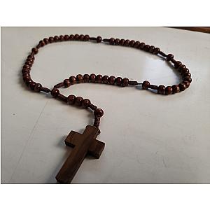 Rosario de madera de olivo con crucifijo