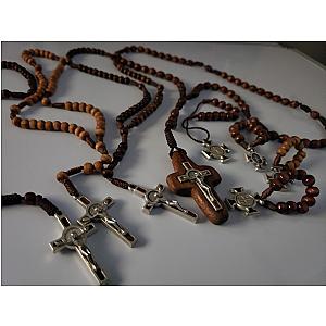 Rosarios de madera variados