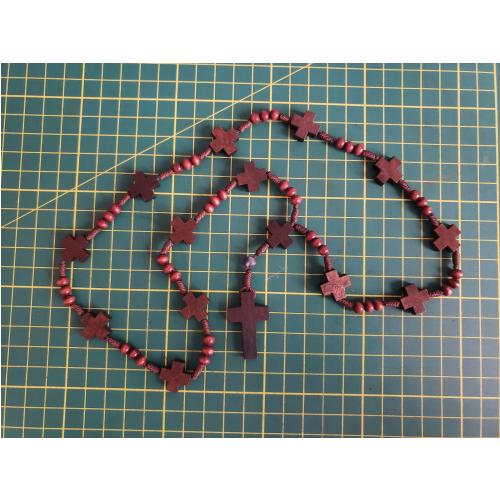 Rosario de madera de olivo con cuentas rojas