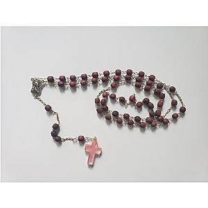 Rosario de cuentas de madera con cruz de rosa