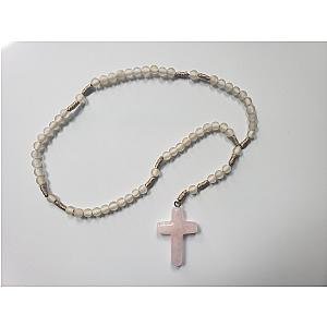 Denario de cuarzo rosa con medalla de la Virgen Milagrosa