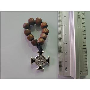 Denario de madera con cruz de San Benito