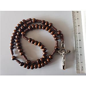 Rosario de madera con crucifijo