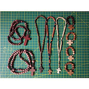 Colección variada de rosarios