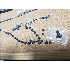 Rosario de piedra mineral con cruz
