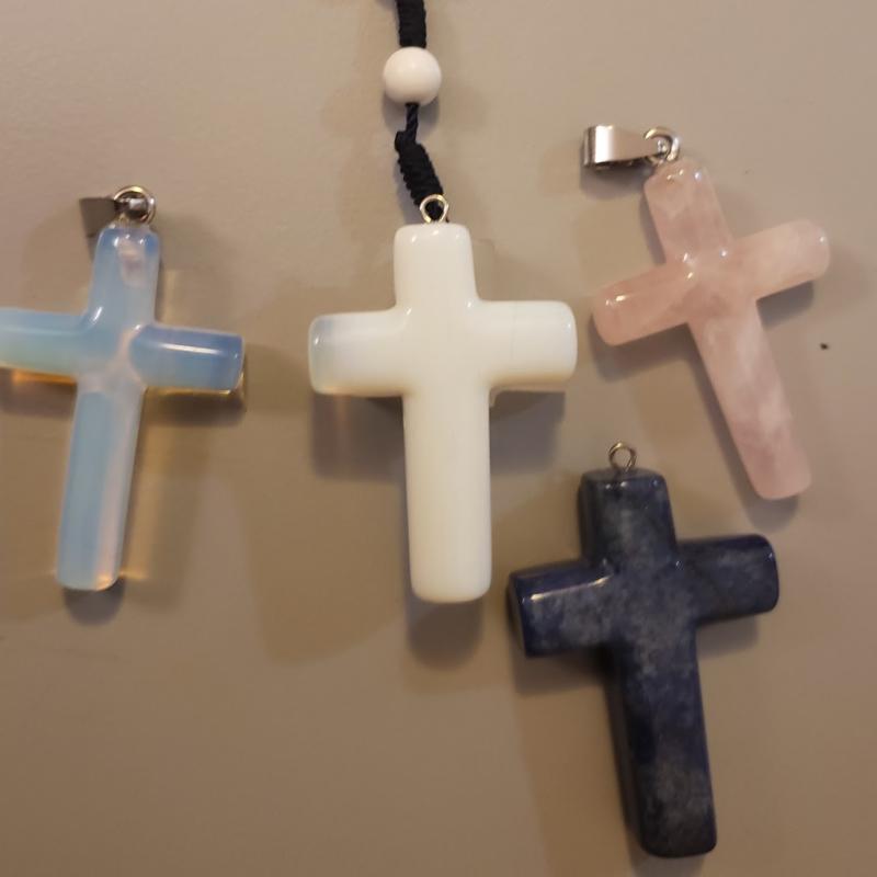 Conjunto de cruces de diferentes materiales