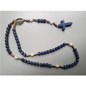 Rosario de piedra mineral azul con medalla de la Virgen