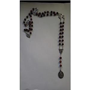 Rosario de madera con medallas de los Santos