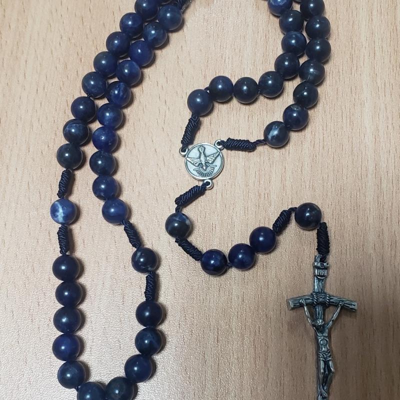 Rosario de cristal azul con crucifijo