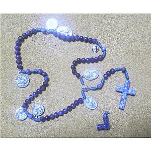 Rosario con medallas y cruz de piedra