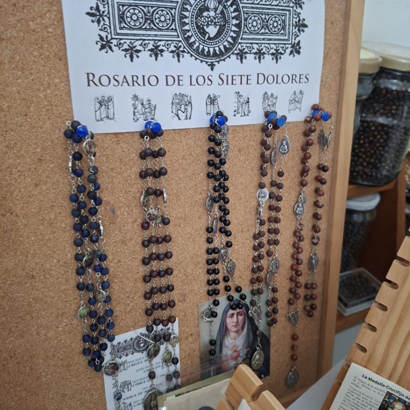 Rosario de los Siete Dolores con cuentas de colores