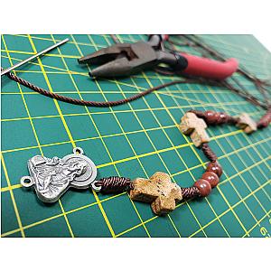 Accesorios para la elaboración de rosarios