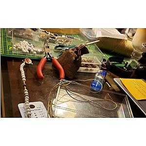 Conjunto de materiales para la elaboración de artículos devocionales