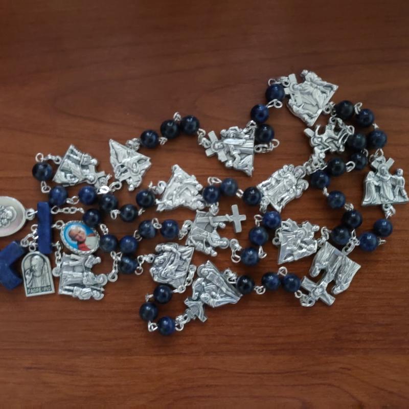 Vía Crucis con medallas de estaciones en metal plateado