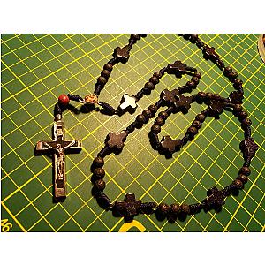 Rosario negro con crucifijo